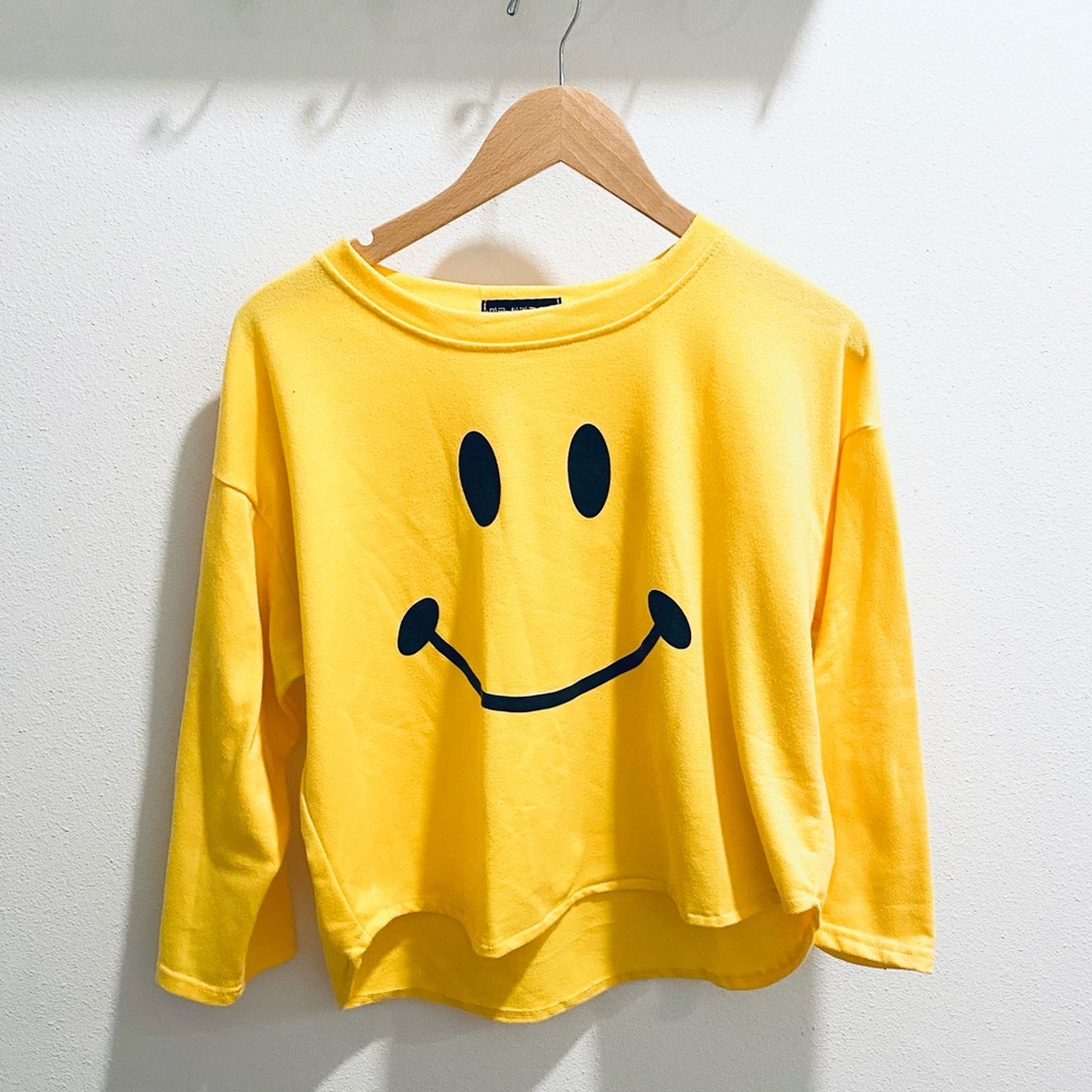 YesStyle Smiley Face 3/4 Sleeve Loose Fit Shirt in Bright Yellow